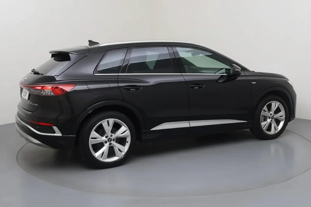 Audi Q4 e-tron Rennes vue 3 Audi Q4 e-tron en leasing sans apport à Rennes — vue 3
