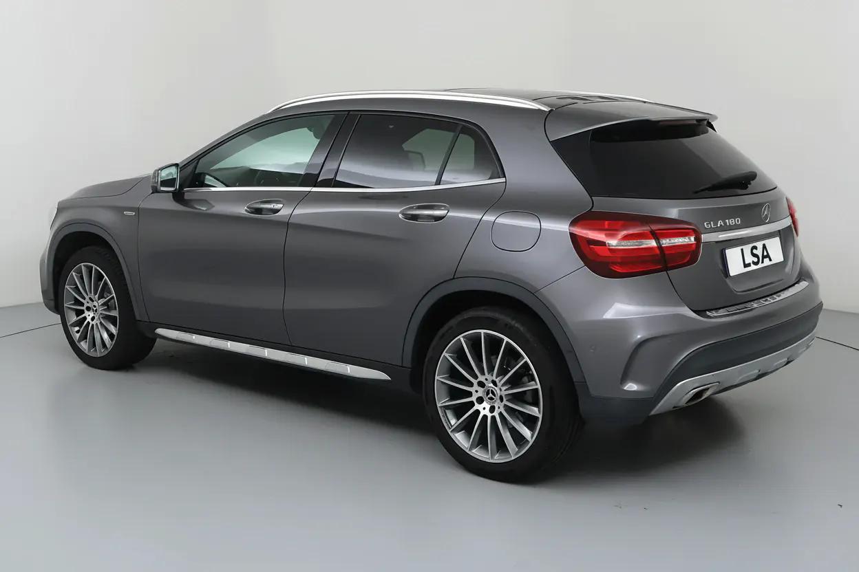 Mercedes-Benz GLA Rennes vue 3 Mercedes-Benz GLA en leasing sans apport à Rennes — vue 3