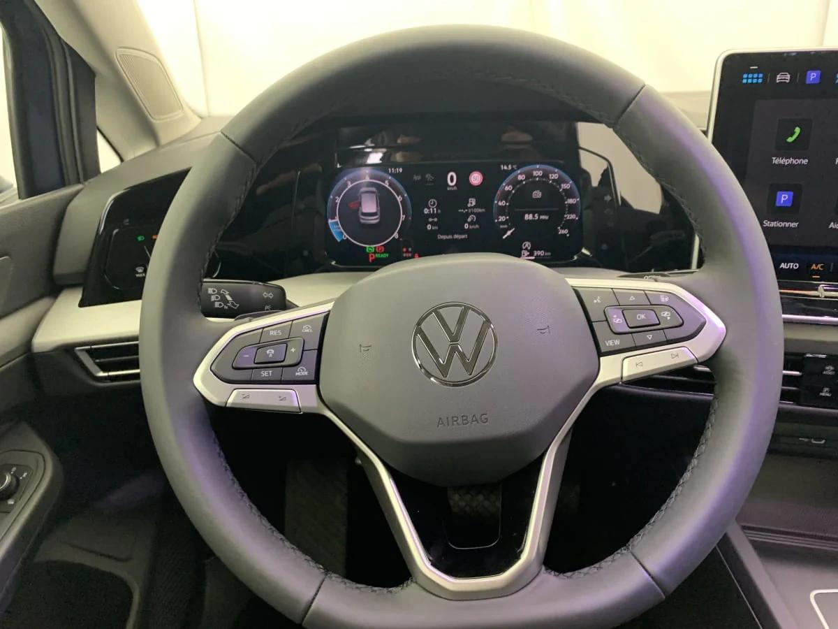 Volkswagen Golf Rennes vue 5 Volkswagen Golf en leasing sans apport à Rennes — vue 5